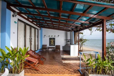 Bungalow frente a la playa — Rung Arun Resort